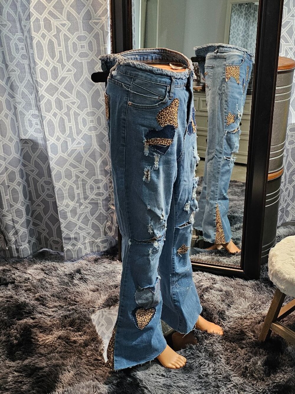 Celebrity Ace Distressed Leopard‑Patch Jeans – Size 15/32 - Picture 3 of 8